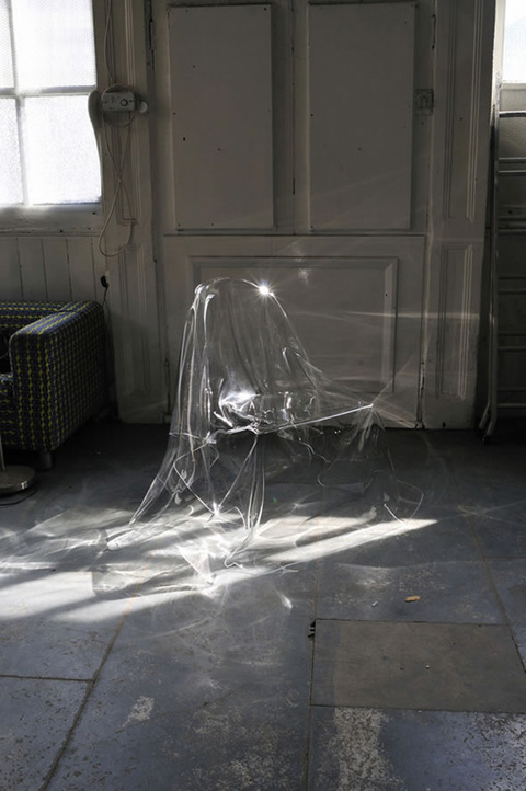 ghost_chair_04.jpg