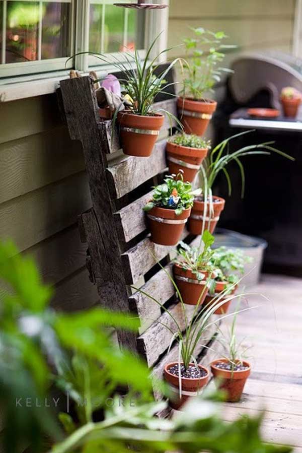 Easy DIY  Stacked Garden Pots