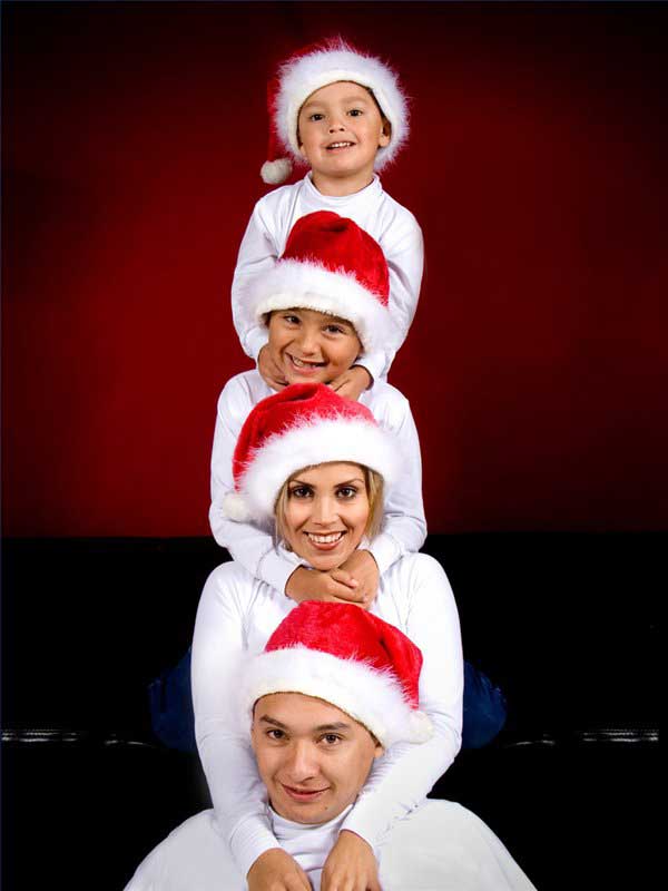 Fun Christmas Family Photo Ideas - 25 Hilarious Christmas Games For Any ...