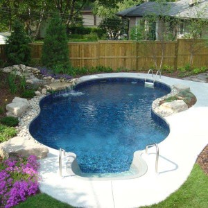 28 Small Backyard Swimming Pool Ideas for 2020