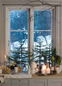 Top 30 Most Fascinating Christmas Windows Decorating Ideas