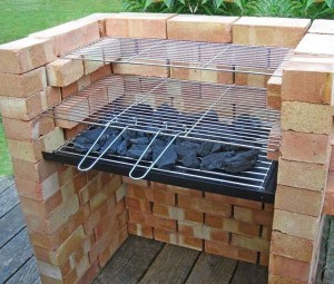 15 Cool DIY Backyard Brick Barbecue Ideas