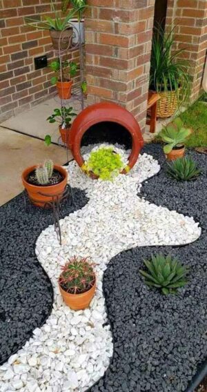 25 Cool Pebble Design Ideas for Your Courtyard