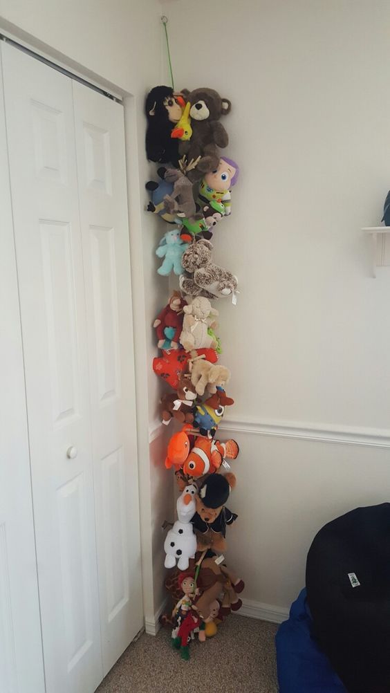 Stuffed animal storage ideas- DIY stuffed animal organizer and display